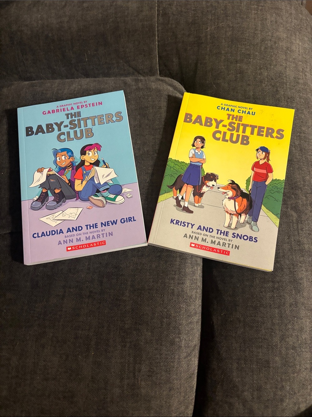 Scholastic The Baby-Sitters Club Graphic Novels – Blue & Yellow Covers 2pack